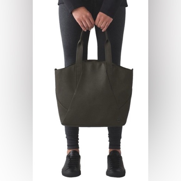 Lululemon All Day Tote Dark Olive - Picture 1 of 14